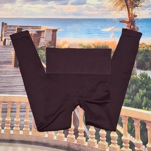 Spanx Look At Me Now High Waisted Eggplant Zippered Leg Leggings Size Medium‎ - Picture 6 of 6